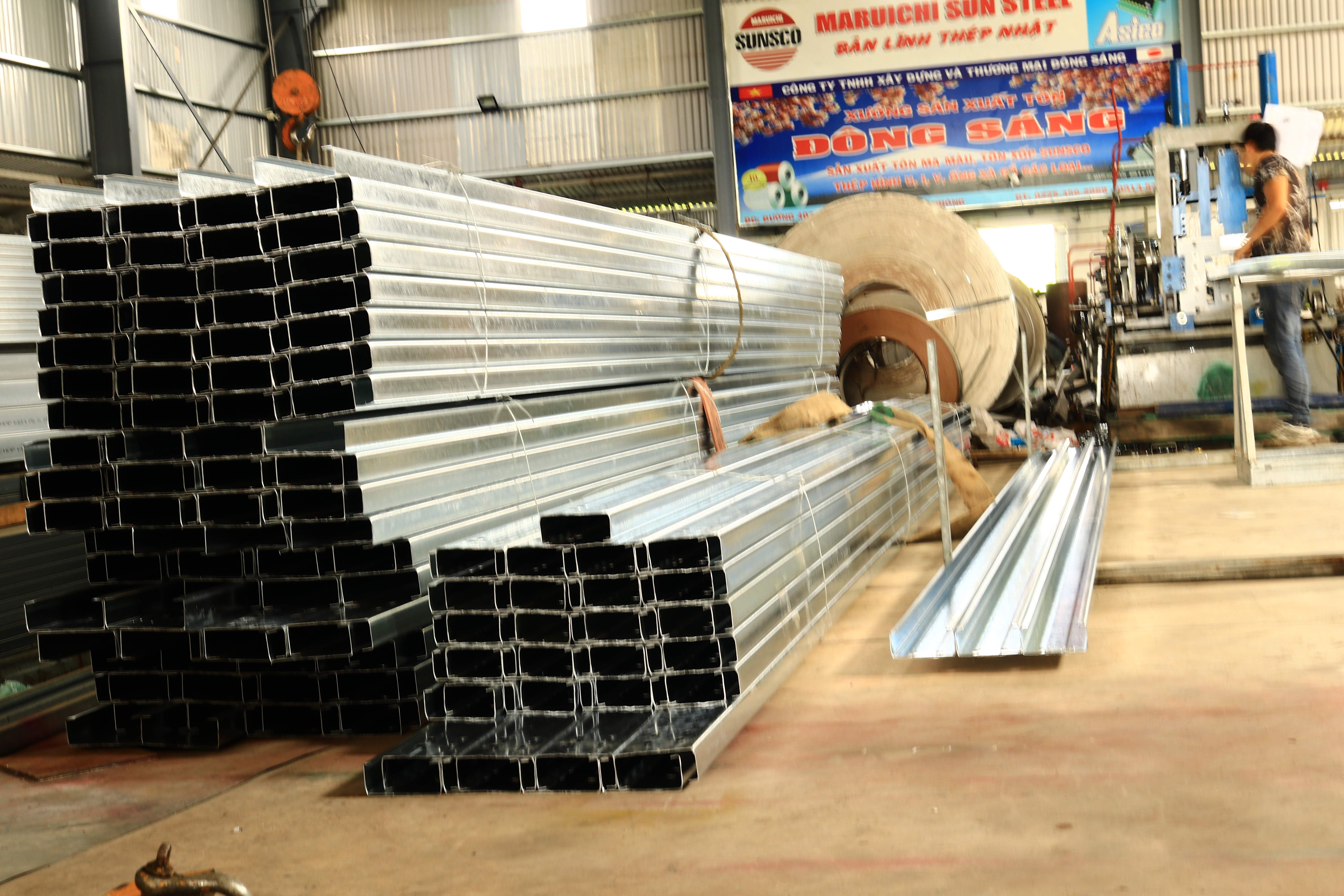 Xà gồ C là gì? Tầm quan trọng của thép xà gồ C trong xây dựng